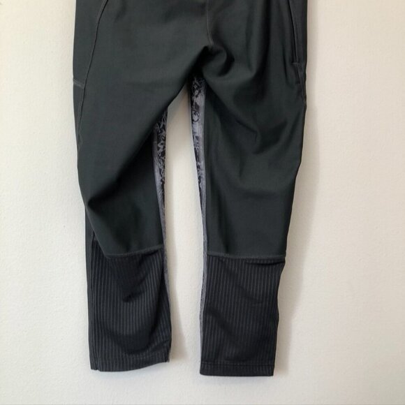 UNDER ARMOUR Mileage Printed Capri Gray Geometric Active Workout Leggings Small - Picture 10 of 12